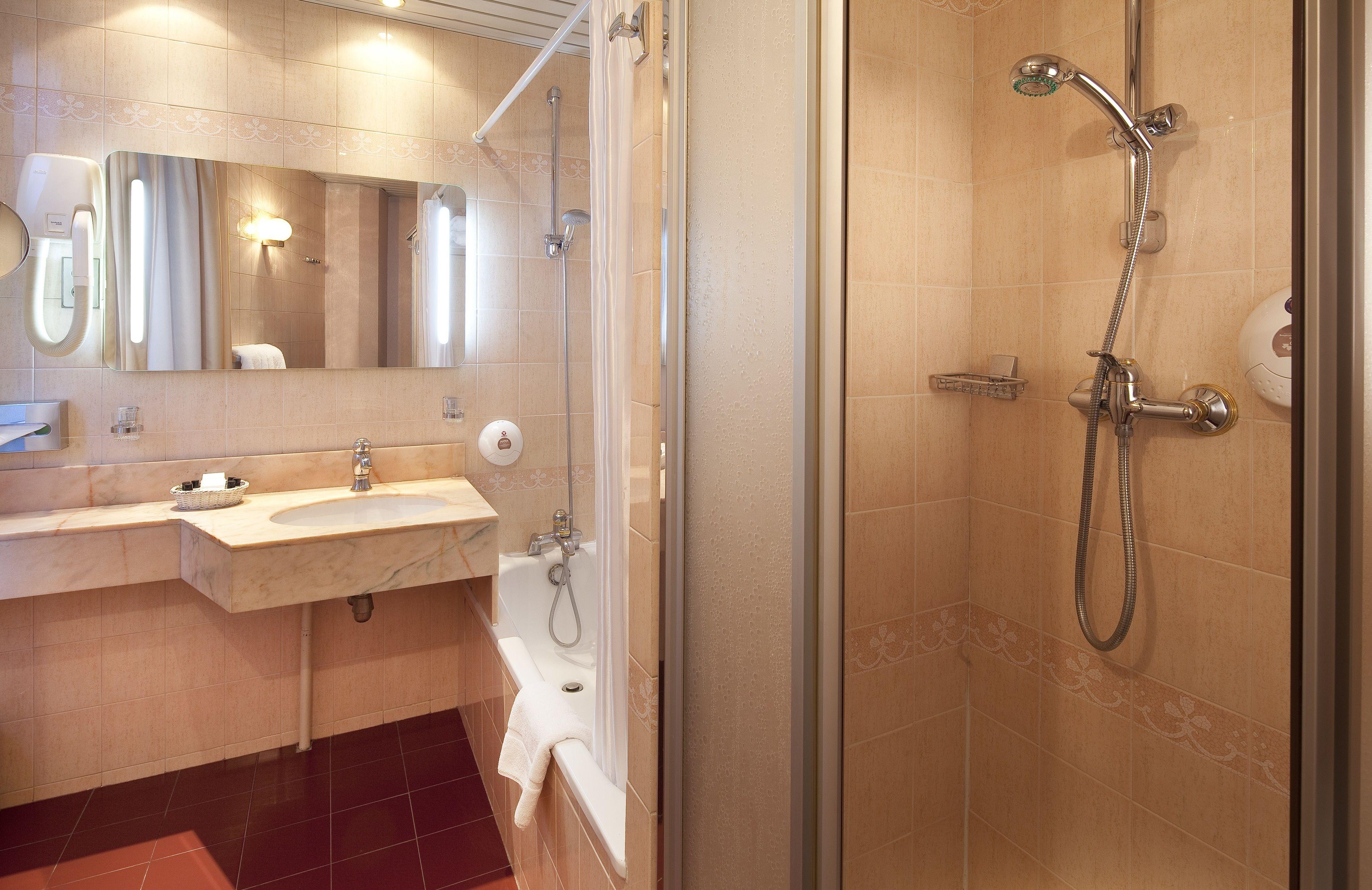 Paix Republique Parigi