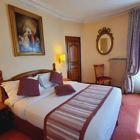 Hotel The Originals Paix Republique Parigi