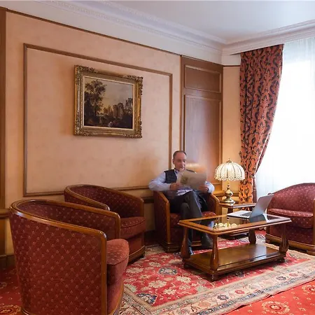 Hotel The Originals Paix Republique 3*