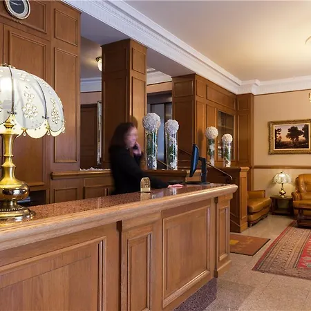 The Originals Paix Republique Hotel Parigi