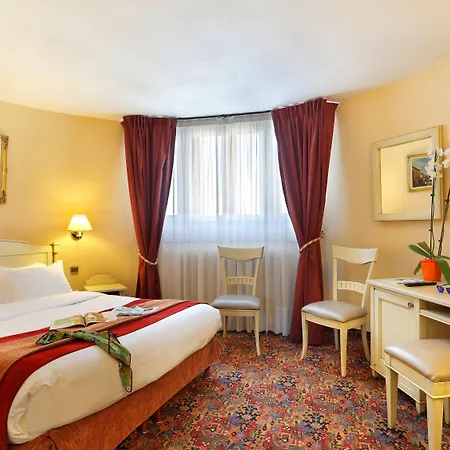 Hotel The Originals Paix Republique 3*