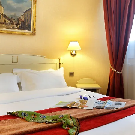 Hotel The Originals Paix Republique Parigi