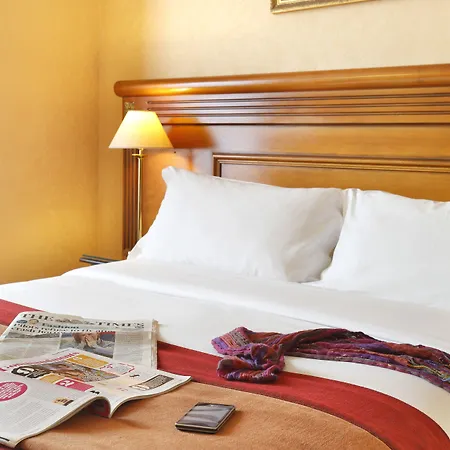 Hotel The Originals Paix Republique Parigi