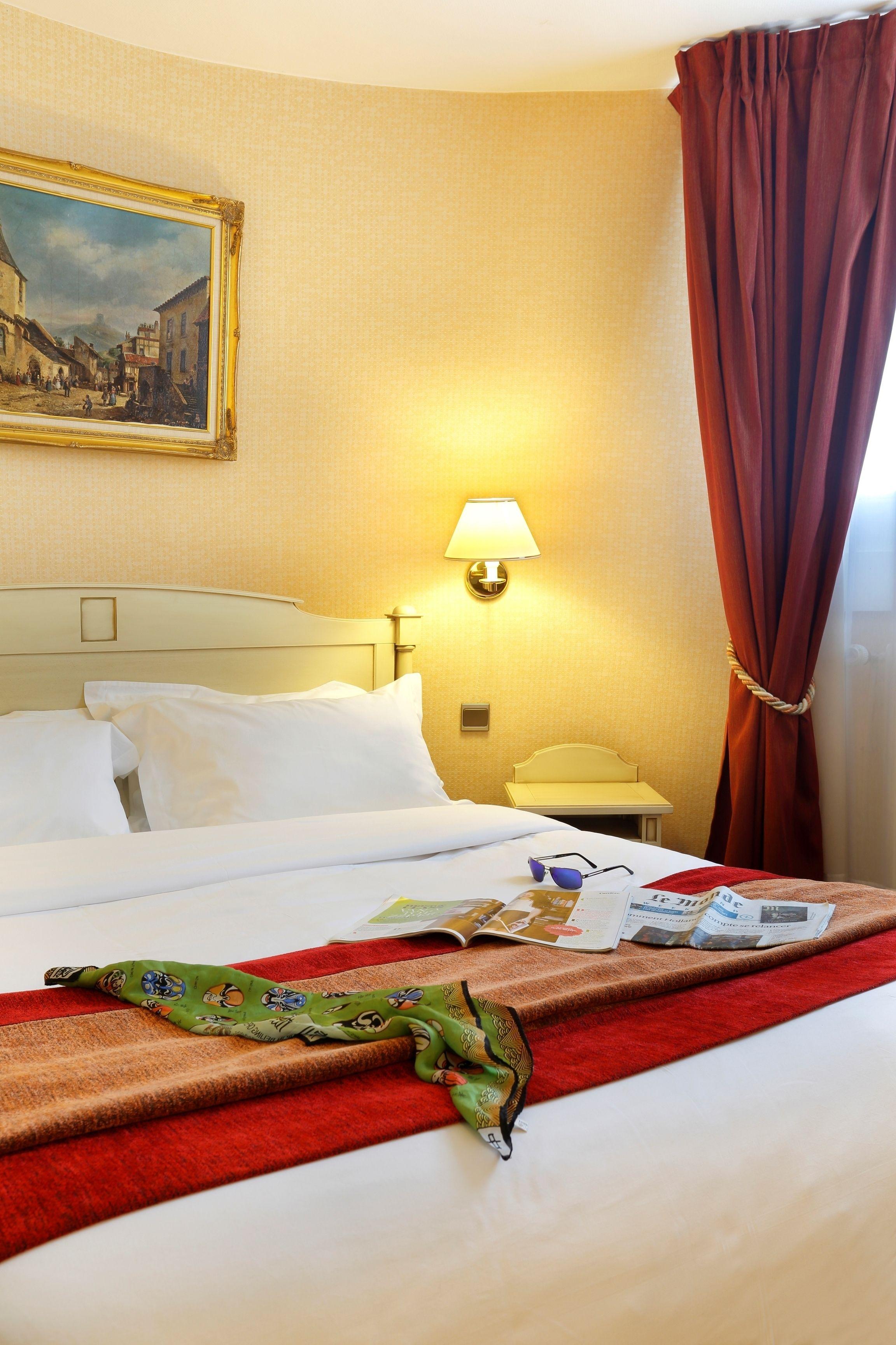 Hotel Paix Republique Paris